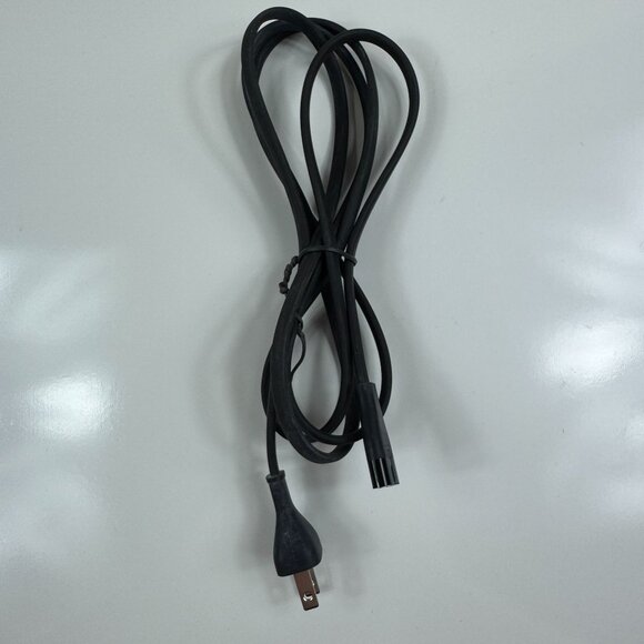 Apple TV 3rd Generation A1469 Remote Powercord 8GB 1080p HD Resolution Streaming - Picture 8 of 9